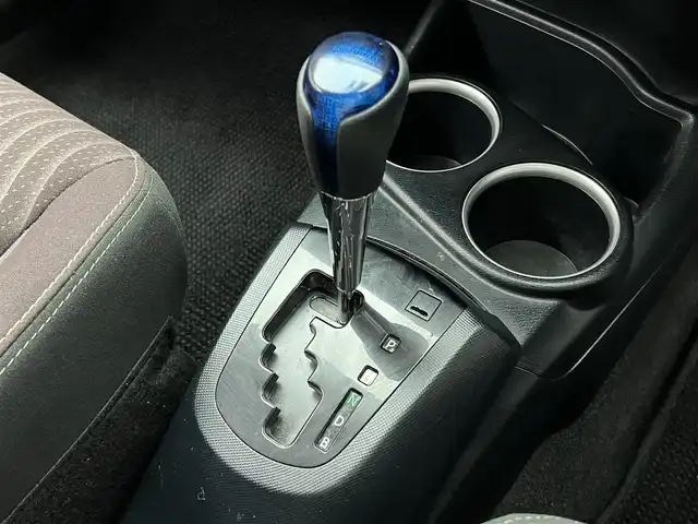 トヨタ アクア G 滋賀県 2017(平29)年 6.7万km シルバーM 純正ナビ/Bluetooth/CD/DVD/フルセグTV/バックカメラ/クルーズコントロール/ステアリングリモコン/前後ドライブレコーダー/オートハイビーム/ETC/オートライト/プッシュスタート/スマートキー