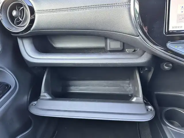 トヨタ アクア S スタイルブラック 宮城県 2019(令1)年 2.9万km シルバーM LEDヘッドランプパッケージ/パノラミックビューモニター/＝＝＝/セーフティセンス/・プリクラッシュセーフティ/・レーンディパーチャーアラート/・オートマチックハイビーム/・先行車発進告知機能/インテリジェントクリアランスソナー/純正ナビ（NSZT-W68T）/・CD/DVD/・Bluetooth/・フルセグTV/バックカメラ/ビルトインETC2.0/ドライブレコーダー/ステアリングスイッチ/スマートキー＆プッシュスタート/電動格納ミラー/純正フロアマット/Wエアバッグ