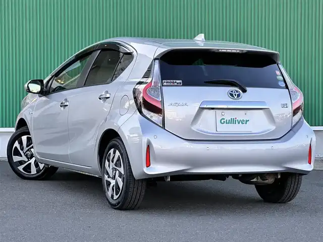 トヨタ アクア S スタイルブラック 宮城県 2019(令1)年 2.9万km シルバーM LEDヘッドランプパッケージ/パノラミックビューモニター/＝＝＝/セーフティセンス/・プリクラッシュセーフティ/・レーンディパーチャーアラート/・オートマチックハイビーム/・先行車発進告知機能/インテリジェントクリアランスソナー/純正ナビ（NSZT-W68T）/・CD/DVD/・Bluetooth/・フルセグTV/バックカメラ/ビルトインETC2.0/ドライブレコーダー/ステアリングスイッチ/スマートキー＆プッシュスタート/電動格納ミラー/純正フロアマット/Wエアバッグ
