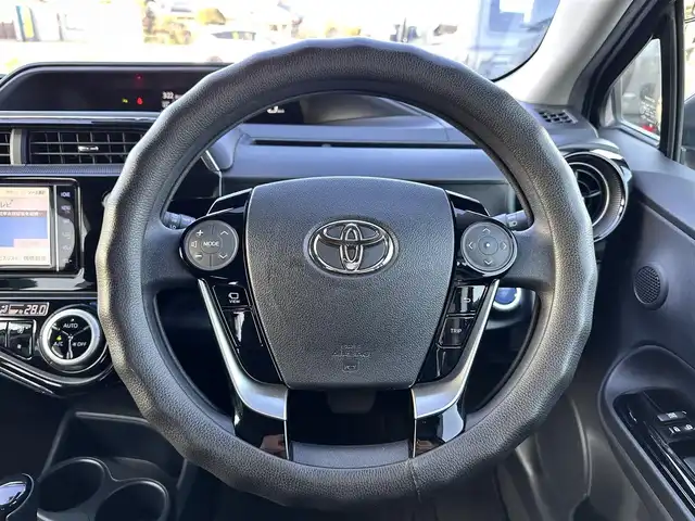 トヨタ アクア S スタイルブラック 宮城県 2019(令1)年 2.9万km シルバーM LEDヘッドランプパッケージ/パノラミックビューモニター/＝＝＝/セーフティセンス/・プリクラッシュセーフティ/・レーンディパーチャーアラート/・オートマチックハイビーム/・先行車発進告知機能/インテリジェントクリアランスソナー/純正ナビ（NSZT-W68T）/・CD/DVD/・Bluetooth/・フルセグTV/バックカメラ/ビルトインETC2.0/ドライブレコーダー/ステアリングスイッチ/スマートキー＆プッシュスタート/電動格納ミラー/純正フロアマット/Wエアバッグ