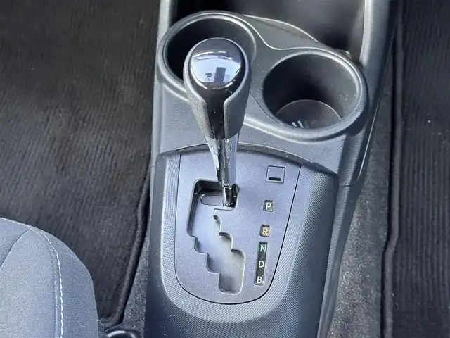 トヨタ アクア S スタイルブラック 宮城県 2019(令1)年 2.9万km シルバーM LEDヘッドランプパッケージ/パノラミックビューモニター/＝＝＝/セーフティセンス/・プリクラッシュセーフティ/・レーンディパーチャーアラート/・オートマチックハイビーム/・先行車発進告知機能/インテリジェントクリアランスソナー/純正ナビ（NSZT-W68T）/・CD/DVD/・Bluetooth/・フルセグTV/バックカメラ/ビルトインETC2.0/ドライブレコーダー/ステアリングスイッチ/スマートキー＆プッシュスタート/電動格納ミラー/純正フロアマット/Wエアバッグ