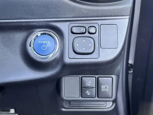 トヨタ アクア S スタイルブラック 宮城県 2019(令1)年 2.9万km シルバーM LEDヘッドランプパッケージ/パノラミックビューモニター/＝＝＝/セーフティセンス/・プリクラッシュセーフティ/・レーンディパーチャーアラート/・オートマチックハイビーム/・先行車発進告知機能/インテリジェントクリアランスソナー/純正ナビ（NSZT-W68T）/・CD/DVD/・Bluetooth/・フルセグTV/バックカメラ/ビルトインETC2.0/ドライブレコーダー/ステアリングスイッチ/スマートキー＆プッシュスタート/電動格納ミラー/純正フロアマット/Wエアバッグ