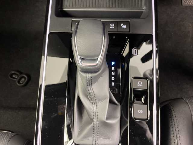 トヨタ カローラ クロス ハイブリッド Z 道央・札幌 2025(令7)年 0.1千km プラチナホワイトパールマイカ ・HYBRID　Z　4WD　/・登録済未使用車　　/　寒冷地仕様/・純正10.5インチディスプレイオーディオPlus　/・パノラミッックビューモニタ-/・Bluetooth・フルセグTV/・ETC2.0　/パーキングサポートブレーキ/・ブラインドスポットモニター/・トヨタセーフティセンス/・レーダークルーズコントロール/・プリクラッシュセーフティ/・ブラインドスポットモニター/・ハンズフリーパワーバックドア/・LEDライト/オートハイビーム/・ハーフレザーシート/シートヒーター/・純正ドライブレコーダー前後/・スマートキーｘ２