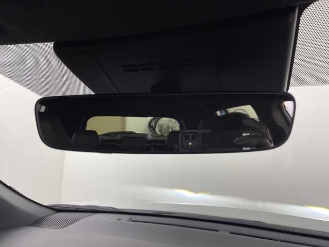 トヨタ カローラ クロス ハイブリッド Z 道央・札幌 2025(令7)年 0.1千km プラチナホワイトパールマイカ ・HYBRID　Z　4WD　/・登録済未使用車　　/　寒冷地仕様/・純正10.5インチディスプレイオーディオPlus　/・パノラミッックビューモニタ-/・Bluetooth・フルセグTV/・ETC2.0　/パーキングサポートブレーキ/・ブラインドスポットモニター/・トヨタセーフティセンス/・レーダークルーズコントロール/・プリクラッシュセーフティ/・ブラインドスポットモニター/・ハンズフリーパワーバックドア/・LEDライト/オートハイビーム/・ハーフレザーシート/シートヒーター/・純正ドライブレコーダー前後/・スマートキーｘ２