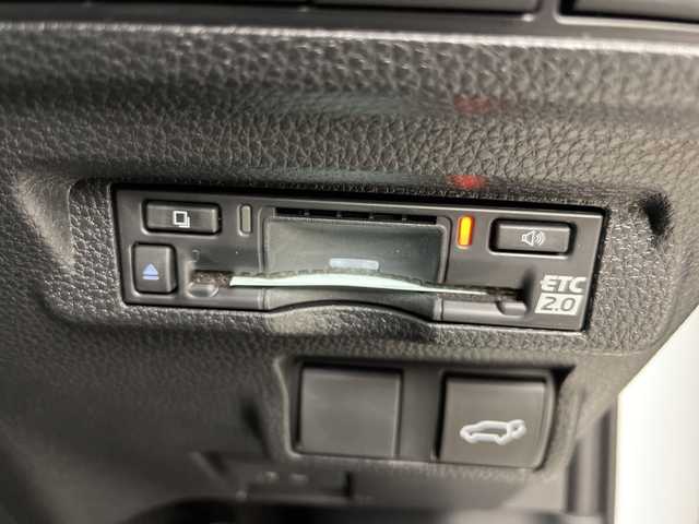 トヨタ カローラ クロス ハイブリッド Z 道央・札幌 2025(令7)年 0.1千km プラチナホワイトパールマイカ ・HYBRID　Z　4WD　/・登録済未使用車　　/　寒冷地仕様/・純正10.5インチディスプレイオーディオPlus　/・パノラミッックビューモニタ-/・Bluetooth・フルセグTV/・ETC2.0　/パーキングサポートブレーキ/・ブラインドスポットモニター/・トヨタセーフティセンス/・レーダークルーズコントロール/・プリクラッシュセーフティ/・ブラインドスポットモニター/・ハンズフリーパワーバックドア/・LEDライト/オートハイビーム/・ハーフレザーシート/シートヒーター/・純正ドライブレコーダー前後/・スマートキーｘ２