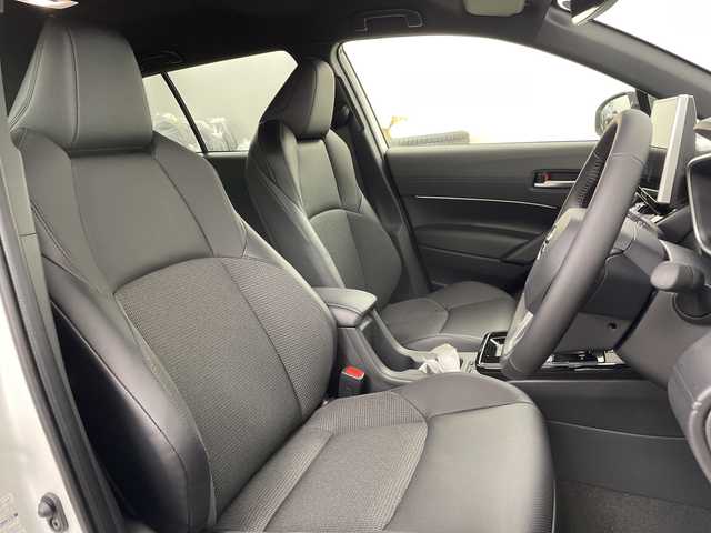 トヨタ カローラ クロス ハイブリッド Z 道央・札幌 2025(令7)年 0.1千km プラチナホワイトパールマイカ ・HYBRID　Z　4WD　/・登録済未使用車　　/　寒冷地仕様/・純正10.5インチディスプレイオーディオPlus　/・パノラミッックビューモニタ-/・Bluetooth・フルセグTV/・ETC2.0　/パーキングサポートブレーキ/・ブラインドスポットモニター/・トヨタセーフティセンス/・レーダークルーズコントロール/・プリクラッシュセーフティ/・ブラインドスポットモニター/・ハンズフリーパワーバックドア/・LEDライト/オートハイビーム/・ハーフレザーシート/シートヒーター/・純正ドライブレコーダー前後/・スマートキーｘ２