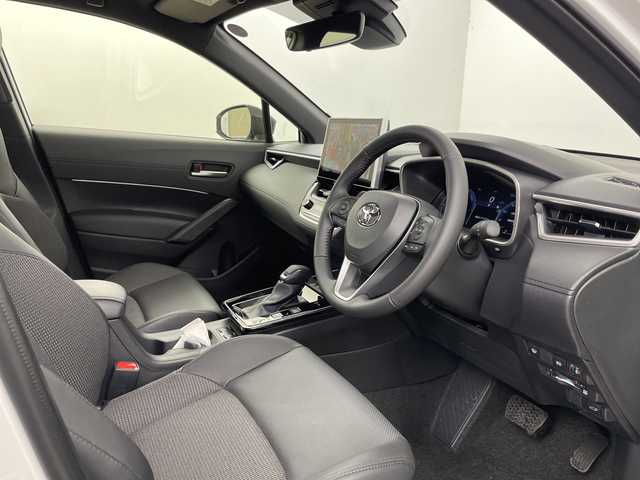 トヨタ カローラ クロス ハイブリッド Z 道央・札幌 2025(令7)年 0.1千km プラチナホワイトパールマイカ ・HYBRID　Z　4WD　/・登録済未使用車　　/　寒冷地仕様/・純正10.5インチディスプレイオーディオPlus　/・パノラミッックビューモニタ-/・Bluetooth・フルセグTV/・ETC2.0　/パーキングサポートブレーキ/・ブラインドスポットモニター/・トヨタセーフティセンス/・レーダークルーズコントロール/・プリクラッシュセーフティ/・ブラインドスポットモニター/・ハンズフリーパワーバックドア/・LEDライト/オートハイビーム/・ハーフレザーシート/シートヒーター/・純正ドライブレコーダー前後/・スマートキーｘ２