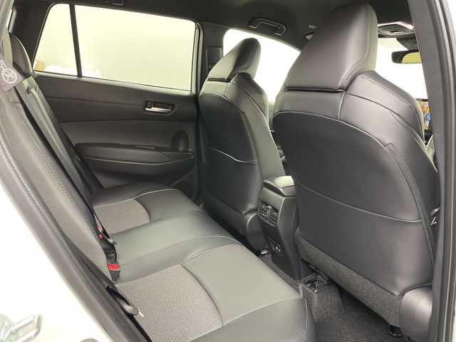 トヨタ カローラ クロス ハイブリッド Z 道央・札幌 2025(令7)年 0.1千km プラチナホワイトパールマイカ ・HYBRID　Z　4WD　/・登録済未使用車　　/　寒冷地仕様/・純正10.5インチディスプレイオーディオPlus　/・パノラミッックビューモニタ-/・Bluetooth・フルセグTV/・ETC2.0　/パーキングサポートブレーキ/・ブラインドスポットモニター/・トヨタセーフティセンス/・レーダークルーズコントロール/・プリクラッシュセーフティ/・ブラインドスポットモニター/・ハンズフリーパワーバックドア/・LEDライト/オートハイビーム/・ハーフレザーシート/シートヒーター/・純正ドライブレコーダー前後/・スマートキーｘ２