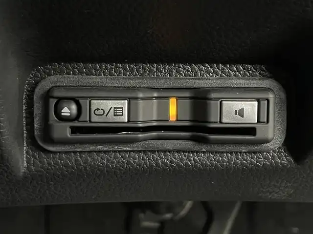 ホンダ ヴェゼル ハイブリッド e:HEV Z 埼玉県 2024(令6)年 1.9万km プラチナホワイトパール 禁煙　純正９型ＤＡ　温シート　Ｂカメラ　ＢＳＭ　ＥＴＣ　前後ドライブレコーダー　ＬＥＤヘッドライト　追従走行　ダウンヒルアシスト　寒冷地仕様　ハーフレザーシート　パワーバックドア　ＢＴ　ＵＳＢ