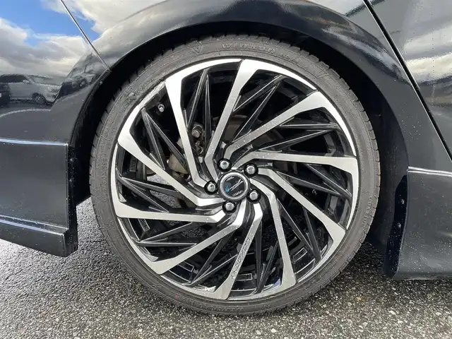 トヨタ プリウス S 鳥取県 2019(令1)年 7.7万km 白 純正ナビ／フルセグ／ＤＶＤ／ＣＤ／ＢＴ/バックカメラ・ＥＴＣ/ドライブレコーダー/モデリスタタイプエアロ/LEDデイライト/社外19インチアルミ/ローダウンサス/LEDヘットライト/オートハイビーム/トヨタセーフティセンス/レーダークルーズコントロール/レーンキープアシスト/LEDフォグランプ/プッシュスタート/フロアマット/ドアバイザー