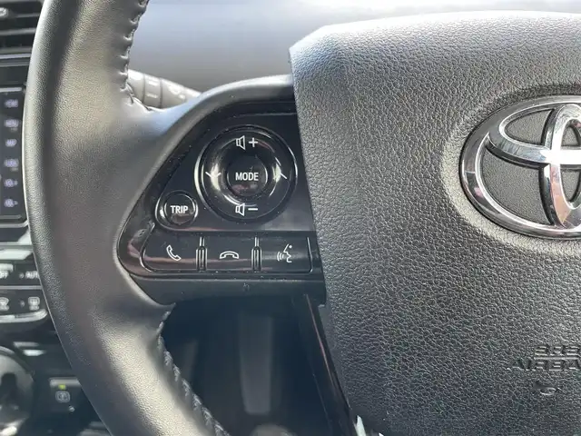 トヨタ プリウス S 鳥取県 2019(令1)年 7.7万km 白 純正ナビ／フルセグ／ＤＶＤ／ＣＤ／ＢＴ/バックカメラ・ＥＴＣ/ドライブレコーダー/モデリスタタイプエアロ/LEDデイライト/社外19インチアルミ/ローダウンサス/LEDヘットライト/オートハイビーム/トヨタセーフティセンス/レーダークルーズコントロール/レーンキープアシスト/LEDフォグランプ/プッシュスタート/フロアマット/ドアバイザー