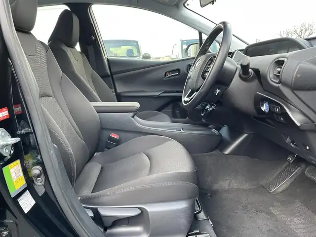 トヨタ プリウス S 鳥取県 2019(令1)年 7.7万km 白 純正ナビ／フルセグ／ＤＶＤ／ＣＤ／ＢＴ/バックカメラ・ＥＴＣ/ドライブレコーダー/モデリスタタイプエアロ/LEDデイライト/社外19インチアルミ/ローダウンサス/LEDヘットライト/オートハイビーム/トヨタセーフティセンス/レーダークルーズコントロール/レーンキープアシスト/LEDフォグランプ/プッシュスタート/フロアマット/ドアバイザー