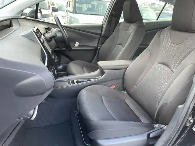 トヨタ プリウス S 鳥取県 2019(令1)年 7.7万km 白 純正ナビ／フルセグ／ＤＶＤ／ＣＤ／ＢＴ/バックカメラ・ＥＴＣ/ドライブレコーダー/モデリスタタイプエアロ/LEDデイライト/社外19インチアルミ/ローダウンサス/LEDヘットライト/オートハイビーム/トヨタセーフティセンス/レーダークルーズコントロール/レーンキープアシスト/LEDフォグランプ/プッシュスタート/フロアマット/ドアバイザー