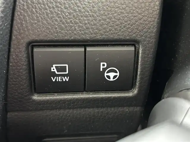 トヨタ プリウス Z 長崎県 2024(令6)年 7万km アティチュードブラックマイカ プッシュスタート/純正ナビ付ディスプレイオーディオ（AM/FM/BT/TV)/クルーズコントロール/オートライト/オートハイビーム/ハンドルヒーター/シートヒーター（D/N)/エアシート（D/N)/パワーバックドア/ETC2.0/電子サイドブレーキ/ブレーキホールド/バックカメラ/全方位カメラ/トヨタセーフティセンス/横滑り防止装置/レーンキープアシスト/充電Cタイプ/AC100V/デジタルインナーミラー