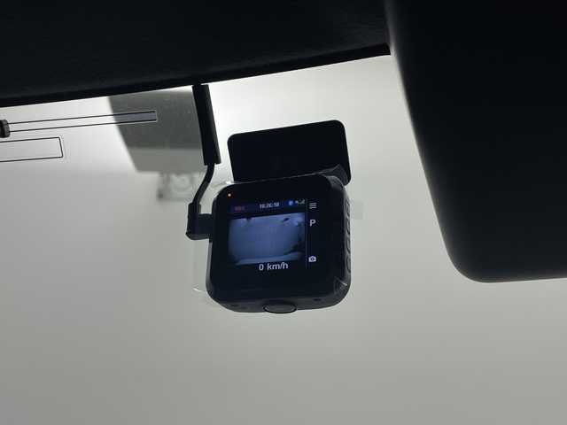 ダイハツ タフト G ターボ 鹿児島県 2023(令5)年 0.3万km シャイニングホワイトパール 純正ディスプレイオーディオ/(BT/AM/FM/フルセグTV)/ワンオーナー/Applecarplay/Androidauto/レーンキープアシスト/レーダークルーズコントロール/ガラスルーフ/HDMI入力/前後コーナーセンサー/バックカメラ/電動パーキングブレーキ/オートホールド/ステアリングスイッチ/前席シートヒーター/前方ドライブレコーダー/アイドリングストップ/ターボ/革調シートカバー/純正サイドバイザー/純正LEDヘッドライト/純正フロアマット/純正15インチアルミホイール