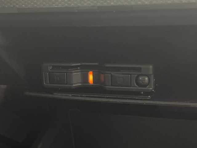 ダイハツ タフト G ターボ 鹿児島県 2023(令5)年 0.3万km シャイニングホワイトパール 純正ディスプレイオーディオ/(BT/AM/FM/フルセグTV)/ワンオーナー/Applecarplay/Androidauto/レーンキープアシスト/レーダークルーズコントロール/ガラスルーフ/HDMI入力/前後コーナーセンサー/バックカメラ/電動パーキングブレーキ/オートホールド/ステアリングスイッチ/前席シートヒーター/前方ドライブレコーダー/アイドリングストップ/ターボ/革調シートカバー/純正サイドバイザー/純正LEDヘッドライト/純正フロアマット/純正15インチアルミホイール