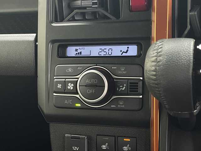 ダイハツ タフト G ターボ 鹿児島県 2023(令5)年 0.3万km シャイニングホワイトパール 純正ディスプレイオーディオ/(BT/AM/FM/フルセグTV)/ワンオーナー/Applecarplay/Androidauto/レーンキープアシスト/レーダークルーズコントロール/ガラスルーフ/HDMI入力/前後コーナーセンサー/バックカメラ/電動パーキングブレーキ/オートホールド/ステアリングスイッチ/前席シートヒーター/前方ドライブレコーダー/アイドリングストップ/ターボ/革調シートカバー/純正サイドバイザー/純正LEDヘッドライト/純正フロアマット/純正15インチアルミホイール