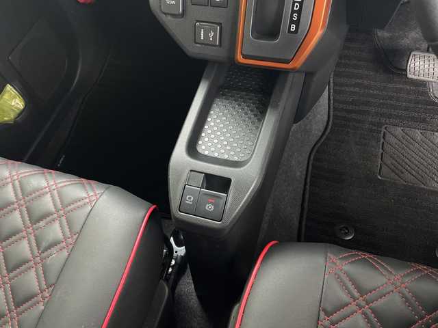 ダイハツ タフト G ターボ 鹿児島県 2023(令5)年 0.3万km シャイニングホワイトパール 純正ディスプレイオーディオ/(BT/AM/FM/フルセグTV)/ワンオーナー/Applecarplay/Androidauto/レーンキープアシスト/レーダークルーズコントロール/ガラスルーフ/HDMI入力/前後コーナーセンサー/バックカメラ/電動パーキングブレーキ/オートホールド/ステアリングスイッチ/前席シートヒーター/前方ドライブレコーダー/アイドリングストップ/ターボ/革調シートカバー/純正サイドバイザー/純正LEDヘッドライト/純正フロアマット/純正15インチアルミホイール