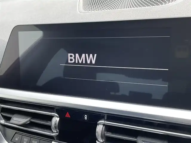 ＢＭＷ ３２０ｉ Mスポーツ 福岡県 2019(令1)年 10.2万km サファイアブラックP 純正ナビ/バックカメラ/衝突軽減/パワーテールゲート/前席パワーシート/ＢＳＭ/ハーフレザー/シートヒーター/ＬＥＤヘッドライト/レーダークルーズコントロール/ＥＴＣ/置くだけ充電/ＨＵＤ/純正アルミ