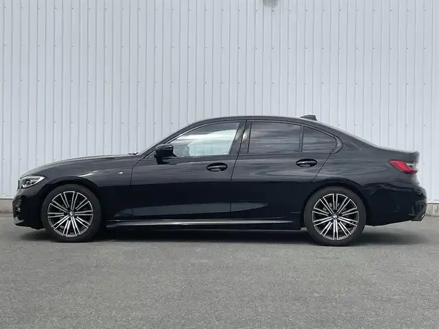 ＢＭＷ ３２０ｉ Mスポーツ 福岡県 2019(令1)年 10.2万km サファイアブラックP 純正ナビ/バックカメラ/衝突軽減/パワーテールゲート/前席パワーシート/ＢＳＭ/ハーフレザー/シートヒーター/ＬＥＤヘッドライト/レーダークルーズコントロール/ＥＴＣ/置くだけ充電/ＨＵＤ/純正アルミ