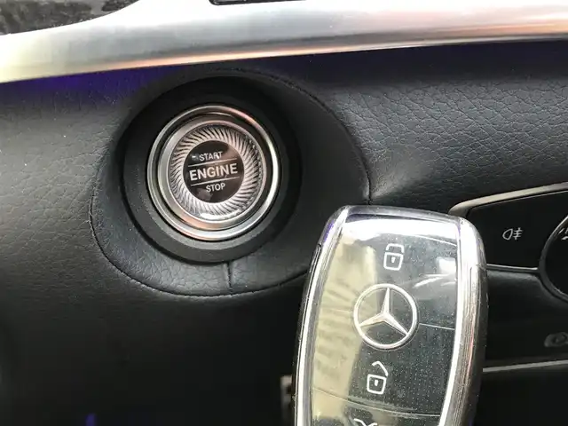 メルセデス・ベンツ Ｓ４５０ エクスクルーシブAMGラインプラ 富山県 2019(令1)年 3.8万km セレナイトグレー セレナイトグレー/ワンオーナー/AMGライン/ヘッドアップディスプレイ/全方位カメラ/バック・サイド・フロントカメラ/ブルメスターサウンドシステム/全席シートヒーター/前席シートヒーター・クーラー/パノラミックスライディングルーフ/リラクゼーション・ダイナミックシート/本革シート/前席パワーシート/電動開閉トランク/パドルシフト/純正20インチアルミホイール/電動パーキングブレーキ/メモリーシート/オートハイビーム/メルセデスベンツインテリジェンステクノロジー/・ブラインドスポットアシスト/・レーンチェンジアシスト/・アテンションアシスト/・アクティブブレーキアシスト/・道路標識アシスト/・アダプティブクルーズコントロール/純正フロアマット/ETC2.0/保証書