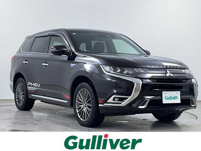 三菱 アウトランダー ＰＨＥＶ Sエディション 道央・札幌 2019(令1)年 6.8万km ルビーブラックP ・4WD  /サンルーフ　/・アダプティブクルーズコントロール/・衝突軽減ブレーキ/・車線逸脱防止機能/・純正ディスプレイオーディオ  /・マルチ全方位モニター/・前席シートヒーター/・前席パワーシート/・パワーバックドア/・ステアリングヒーター/・パドルシフト/・AC1500W電源/・純正18インチAW