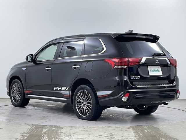 三菱 アウトランダー ＰＨＥＶ Sエディション 道央・札幌 2019(令1)年 6.8万km ルビーブラックP ・4WD  /サンルーフ　/・アダプティブクルーズコントロール/・衝突軽減ブレーキ/・車線逸脱防止機能/・純正ディスプレイオーディオ  /・マルチ全方位モニター/・前席シートヒーター/・前席パワーシート/・パワーバックドア/・ステアリングヒーター/・パドルシフト/・AC1500W電源/・純正18インチAW