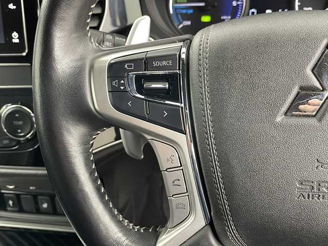 三菱 アウトランダー ＰＨＥＶ Sエディション 道央・札幌 2019(令1)年 6.8万km ルビーブラックP ・4WD  /サンルーフ　/・アダプティブクルーズコントロール/・衝突軽減ブレーキ/・車線逸脱防止機能/・純正ディスプレイオーディオ  /・マルチ全方位モニター/・前席シートヒーター/・前席パワーシート/・パワーバックドア/・ステアリングヒーター/・パドルシフト/・AC1500W電源/・純正18インチAW