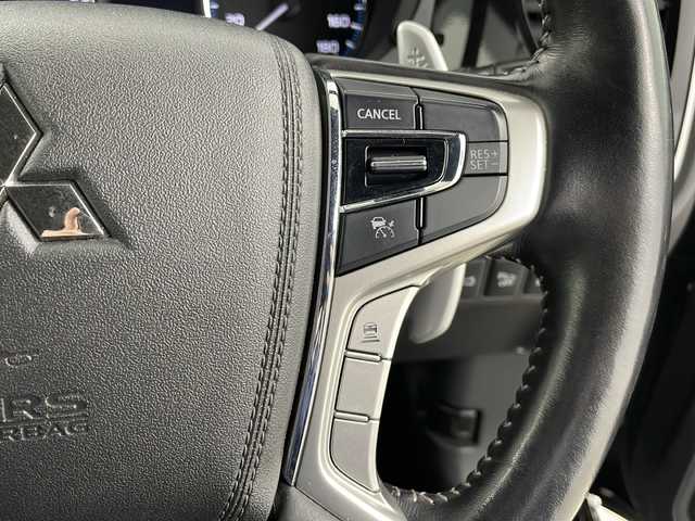 三菱 アウトランダー ＰＨＥＶ Sエディション 道央・札幌 2019(令1)年 6.8万km ルビーブラックP ・4WD  /サンルーフ　/・アダプティブクルーズコントロール/・衝突軽減ブレーキ/・車線逸脱防止機能/・純正ディスプレイオーディオ  /・マルチ全方位モニター/・前席シートヒーター/・前席パワーシート/・パワーバックドア/・ステアリングヒーター/・パドルシフト/・AC1500W電源/・純正18インチAW