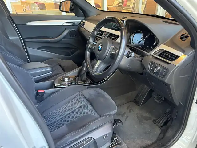 ＢＭＷ Ｘ１ xDrive 18d Mスポーツ 宮城県 2018(平30)年 6.3万km アルピンホワイトⅢ 純正ナビ/バックカメラ/CD/DVD再生/bluetooth接続/シーとヒーター/ステアリングスイッチ/パドルシフト/ACC/車線逸脱警告/インテリジェントセーフティ/ミラーETC/パワーバックドア/LEDヘッドライト/レインセンサー/電動パーキング/4WD/純正19インチAW/スペアキー×１