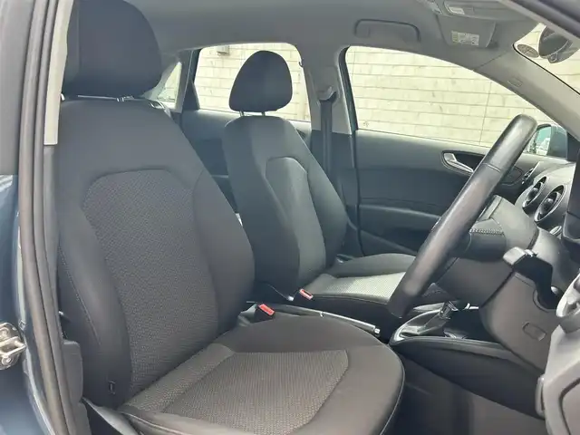 アウディ Ａ１ SB 1．0TFSI 道央・札幌 2016(平28)年 3.2万km ユートピアブルーM ４WD/純正ナビ(TV/BT/FM/AM/CD/DVD)/コーナーセンサー/積み込みスタッドレスタイヤ（純正AW）/ETC/ドライブレコーダー