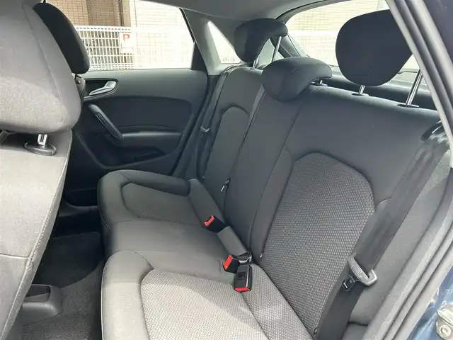 アウディ Ａ１ SB 1．0TFSI 道央・札幌 2016(平28)年 3.2万km ユートピアブルーM ４WD/純正ナビ(TV/BT/FM/AM/CD/DVD)/コーナーセンサー/積み込みスタッドレスタイヤ（純正AW）/ETC/ドライブレコーダー