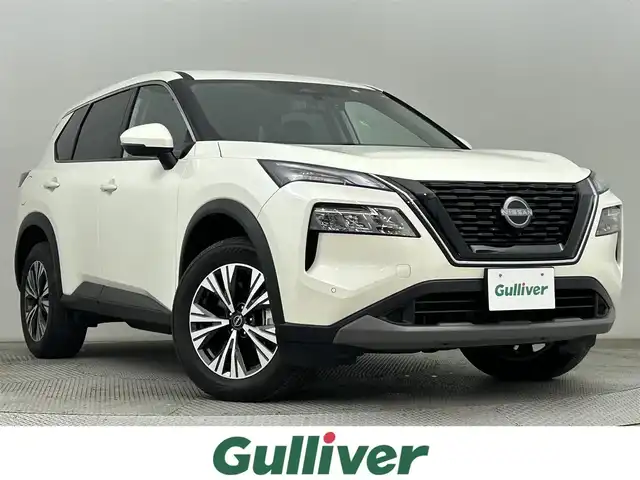 日産 エクストレイル X e－4ORCE 道央・札幌 2023(令5)年 1.4万km 白 ・4WD/・純正12.3インチワイドナビ/　BT/USB/AppleCarPlay/フルセグ/・社外前方ドライブレコーダー/・全方位カメラ/・純正ビルトインETC2.0/・衝突軽減ブレーキ/・レーダークルーズコントロール/・レーンキープアシスト/・横滑り防止/・側方・後方緊急支援/・全席シートヒーター/・前席パワーシート/・D席シートメモリー/・ステアリングヒーター/・純正フロアマット/・純正18インチAW/・オートブレーキホールド/・LEDヘッドライト/・オートライト/・オートマチックハイビーム/・プッシュスタート/・スマートキー×2/・保証書/・取扱説明書