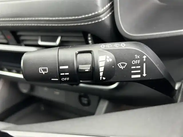 日産 エクストレイル X e－4ORCE 道央・札幌 2023(令5)年 1.4万km 白 ・4WD/・純正12.3インチワイドナビ/　BT/USB/AppleCarPlay/フルセグ/・社外前方ドライブレコーダー/・全方位カメラ/・純正ビルトインETC2.0/・衝突軽減ブレーキ/・レーダークルーズコントロール/・レーンキープアシスト/・横滑り防止/・側方・後方緊急支援/・全席シートヒーター/・前席パワーシート/・D席シートメモリー/・ステアリングヒーター/・純正フロアマット/・純正18インチAW/・オートブレーキホールド/・LEDヘッドライト/・オートライト/・オートマチックハイビーム/・プッシュスタート/・スマートキー×2/・保証書/・取扱説明書