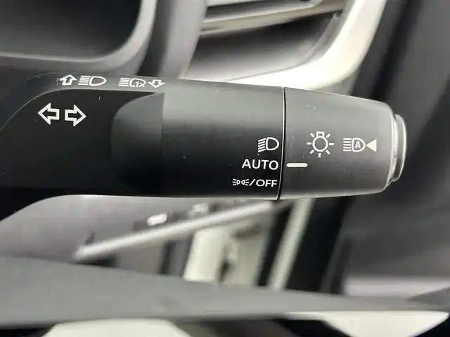 日産 エクストレイル X e－4ORCE 道央・札幌 2023(令5)年 1.4万km 白 ・4WD/・純正12.3インチワイドナビ/　BT/USB/AppleCarPlay/フルセグ/・社外前方ドライブレコーダー/・全方位カメラ/・純正ビルトインETC2.0/・衝突軽減ブレーキ/・レーダークルーズコントロール/・レーンキープアシスト/・横滑り防止/・側方・後方緊急支援/・全席シートヒーター/・前席パワーシート/・D席シートメモリー/・ステアリングヒーター/・純正フロアマット/・純正18インチAW/・オートブレーキホールド/・LEDヘッドライト/・オートライト/・オートマチックハイビーム/・プッシュスタート/・スマートキー×2/・保証書/・取扱説明書