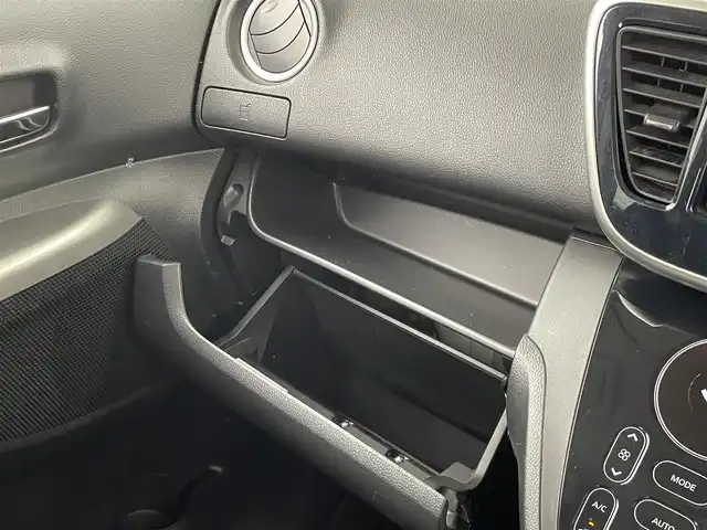 日産 デイズ ルークス ハイウェイスターX Gパッケージ 大分県 2015(平27)年 7.5万km チタニウムグレーメタリック 純正ナビ/（フルセグ/Bluetooth/CD/AM/FM)/エマージェンシーブレーキ/両側パワースライドドア/アラウンドビューモニター/ETC/ドライブレコーダー/アイドリングストップ/HIDヘッドランプ/オートライト/ステアリングスイッチ/スマートキー/純正フロアマット/スリムサーキュレーター