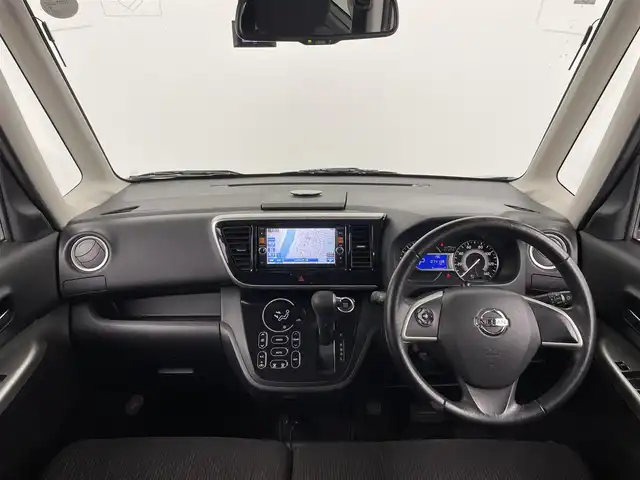 日産 デイズ ルークス ハイウェイスターX Gパッケージ 大分県 2015(平27)年 7.5万km チタニウムグレーメタリック 純正ナビ/（フルセグ/Bluetooth/CD/AM/FM)/エマージェンシーブレーキ/両側パワースライドドア/アラウンドビューモニター/ETC/ドライブレコーダー/アイドリングストップ/HIDヘッドランプ/オートライト/ステアリングスイッチ/スマートキー/純正フロアマット/スリムサーキュレーター
