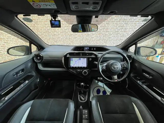 トヨタ アクア G GRスポーツ 17インチPKG 岩手県 2019(平31)年 13.5万km ホワイトパールクリスタルシャイン リアスポイラー/シートヒーター/トヨタセーフティセンス/衝突被害軽減ブレーキ/クルーズコントロール/レーンアシスト/車両接近通報装置/先行車発進お知らせ機能/ステアリングスイッチ/純正ナビ（Bluetooth CD DVD フルセグ）/アイドリングストップ/LEDヘッドライト/フォグランプ/オートライト/オートハイビーム/横滑り防止装置/ドライブレコーダー/ETC/社外１５インチアルミホイール/スペアキー