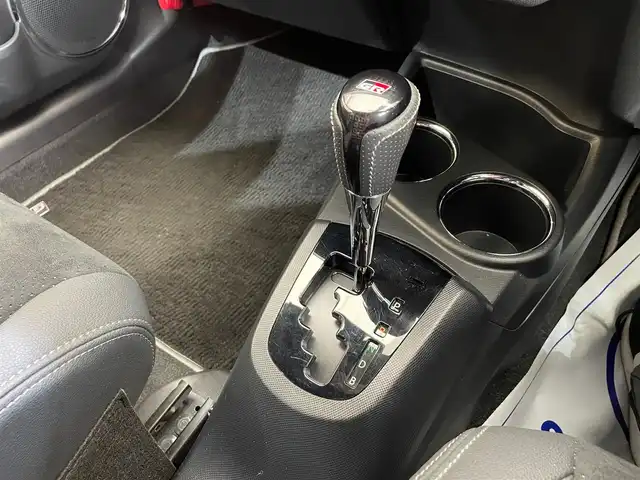 トヨタ アクア G GRスポーツ 17インチPKG 岩手県 2019(平31)年 13.5万km ホワイトパールクリスタルシャイン リアスポイラー/シートヒーター/トヨタセーフティセンス/衝突被害軽減ブレーキ/クルーズコントロール/レーンアシスト/車両接近通報装置/先行車発進お知らせ機能/ステアリングスイッチ/純正ナビ（Bluetooth CD DVD フルセグ）/アイドリングストップ/LEDヘッドライト/フォグランプ/オートライト/オートハイビーム/横滑り防止装置/ドライブレコーダー/ETC/社外１５インチアルミホイール/スペアキー