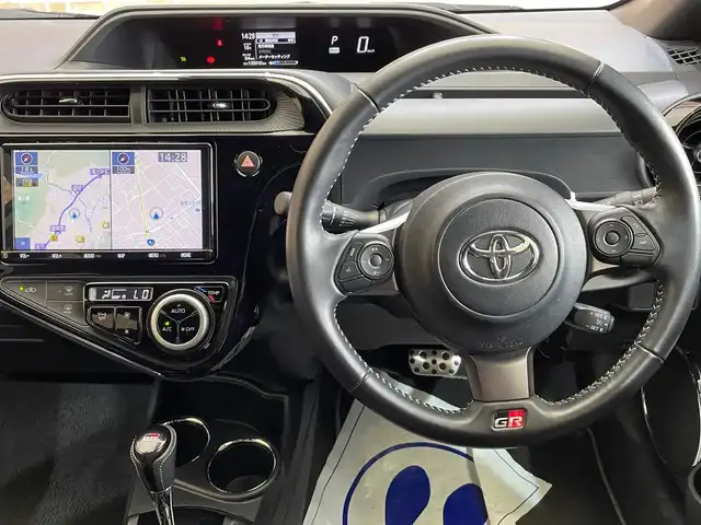 トヨタ アクア G GRスポーツ 17インチPKG 岩手県 2019(平31)年 13.5万km ホワイトパールクリスタルシャイン リアスポイラー/シートヒーター/トヨタセーフティセンス/衝突被害軽減ブレーキ/クルーズコントロール/レーンアシスト/車両接近通報装置/先行車発進お知らせ機能/ステアリングスイッチ/純正ナビ（Bluetooth CD DVD フルセグ）/アイドリングストップ/LEDヘッドライト/フォグランプ/オートライト/オートハイビーム/横滑り防止装置/ドライブレコーダー/ETC/社外１５インチアルミホイール/スペアキー