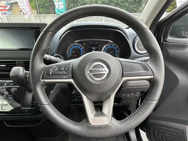 日産 デイズ ハイウェイスターX 埼玉県 2019(令1)年 0.9万km ブラック 純正SDナビ/　ワンセグ/CD/BT/SD/AUX/【MDV-D308BTW】/バックカメラ/エマージェンシーブレーキ/クリアランスソナー/車線脱線警報（LDW）/アイドリングストップ/社外前後ドライブレコーダー/【ZDR016】/LEDヘッドライト/電動格納ミラー/ドアバイザー/ETC/プッシュスタート/スマートキー/スペアキー/保証書/取扱説明書/純正フロアマット