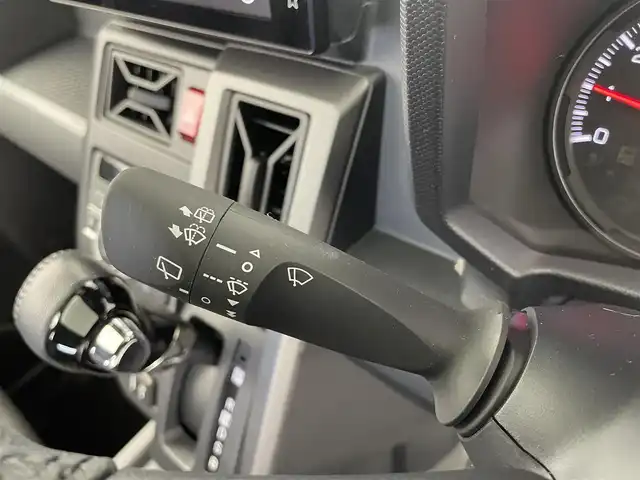 ダイハツ タフト G ダーククロムベンチャー 大分県 2023(令5)年 5.6万km フォレストカーキメタリック ディスプレイオーディオ/(AppleCarPlay.AndroidAuto.USB.フルセグ)/バックカメラ/革巻きステアリング/ステアリングリモコン/パノラマルーフ/スマートアシスト/オートマチックハイビーム/LEDオートライト/おくだけ充電/ドライブレコーダー/コーナーセンサー/プッシュスタート/スマートキー×2/純正フロアマット/サマータイヤ純正AWセット車載