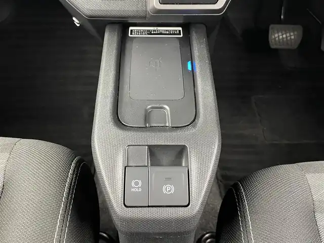 ダイハツ タフト G ダーククロムベンチャー 大分県 2023(令5)年 5.6万km フォレストカーキメタリック ディスプレイオーディオ/(AppleCarPlay.AndroidAuto.USB.フルセグ)/バックカメラ/革巻きステアリング/ステアリングリモコン/パノラマルーフ/スマートアシスト/オートマチックハイビーム/LEDオートライト/おくだけ充電/ドライブレコーダー/コーナーセンサー/プッシュスタート/スマートキー×2/純正フロアマット/サマータイヤ純正AWセット車載