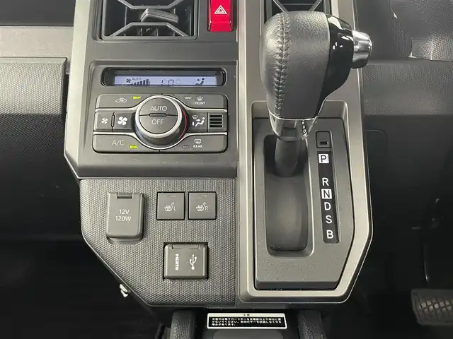 ダイハツ タフト G ダーククロムベンチャー 大分県 2023(令5)年 5.6万km フォレストカーキメタリック ディスプレイオーディオ/(AppleCarPlay.AndroidAuto.USB.フルセグ)/バックカメラ/革巻きステアリング/ステアリングリモコン/パノラマルーフ/スマートアシスト/オートマチックハイビーム/LEDオートライト/おくだけ充電/ドライブレコーダー/コーナーセンサー/プッシュスタート/スマートキー×2/純正フロアマット/サマータイヤ純正AWセット車載