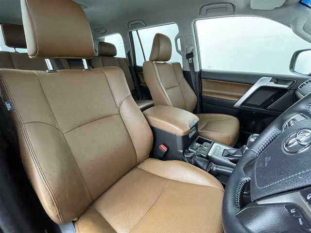 トヨタ ランドクルーザー プラド TX-L 70thアニバーサリーLTD 道央・札幌 2021(令3)年 3.7万km ブラック ・ワンオーナー/・４WD/・純正ディスプレイオーディオ/　ナビ/BT/USB/Miracast/フルセグ/・パノラミックビューモニター/・マルチテレインモニター/・前後ドライブレコーダー/・トヨタセーフティセンス/・プリクラッシュセーフティ/・レーダークルーズコントロール/・レーンキープアシスト/・オートハイビーム/・BSM/・RSA/・サドルタンレザーシート/・前席パワーシート/・前席エア/シートヒーター/・ヘッドライトウォッシャー/・2nd START/・LEDヘッドライト/・フォグライト/・オートライト/・プッシュスタート/・スマートキー/・純正フロアマット/・ドアバイザー