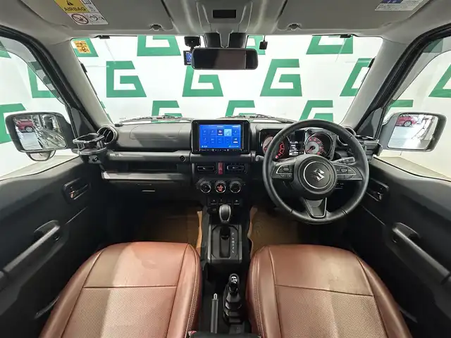 スズキ ジムニー XC 鹿児島県 2023(令5)年 0.4万km ジャングルグリーン スズキセーフティサポート/アイドリングストップ/社外8インチSDナビ【AVIC-RL912】/（CD/DVD/フルセグ/Bluetooth/SD）/バックカメラ/ビルトインETC/社外前方ドライブレコーダー【HDR002】/革巻きステアリング/ステアリングリモコン/レザー調シートカバー/前席シートヒーター/社外ラバーマット付/社外ドリンクホルダー/純正LEDヘッドライト/オートライト/ヘッドライトウォッシャー/電動格納ドアミラー/純正フロアマット/純正ドアバイザー/社外16インチアルミ