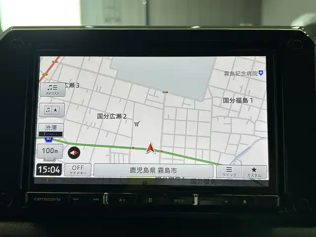 スズキ ジムニー XC 鹿児島県 2023(令5)年 0.4万km ジャングルグリーン スズキセーフティサポート/アイドリングストップ/社外8インチSDナビ【AVIC-RL912】/（CD/DVD/フルセグ/Bluetooth/SD）/バックカメラ/ビルトインETC/社外前方ドライブレコーダー【HDR002】/革巻きステアリング/ステアリングリモコン/レザー調シートカバー/前席シートヒーター/社外ラバーマット付/社外ドリンクホルダー/純正LEDヘッドライト/オートライト/ヘッドライトウォッシャー/電動格納ドアミラー/純正フロアマット/純正ドアバイザー/社外16インチアルミ