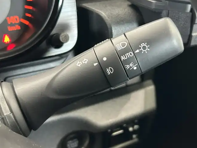 スズキ ジムニー XC 鹿児島県 2023(令5)年 0.4万km ジャングルグリーン スズキセーフティサポート/アイドリングストップ/社外8インチSDナビ【AVIC-RL912】/（CD/DVD/フルセグ/Bluetooth/SD）/バックカメラ/ビルトインETC/社外前方ドライブレコーダー【HDR002】/革巻きステアリング/ステアリングリモコン/レザー調シートカバー/前席シートヒーター/社外ラバーマット付/社外ドリンクホルダー/純正LEDヘッドライト/オートライト/ヘッドライトウォッシャー/電動格納ドアミラー/純正フロアマット/純正ドアバイザー/社外16インチアルミ