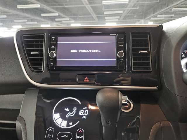 日産 デイズ ルークス HWS X Vセレクション 群馬県 2018(平30)年 2.7万km スパークリングレッド/ブラック 純正ナビ(Bluetooth/CD/DVD)/フルセグTV/両側パワースライドドア/バック/サイド/フロントカメラ/ドライブレコーダー/ソナー機能/インテリジェントエマージェンシーブレーキ/踏み間違い防止アシスト/車線逸脱警報/ビークルダイナミクスコントロール/LEDヘッドランプ/オートライト/ハイビームアシスト/オートエアコン/本革巻きステアリング/ステアリングスイッチ/合皮/スエード調クロスコンビシート/後席サンシェード/純正15インチアルミホイール/インテリジェントキー/プッシュエンジンスターター/イモビライザー/禁煙車