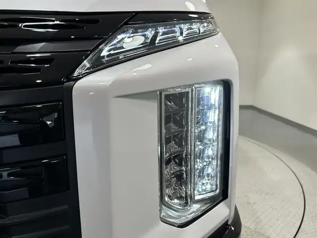 三菱 デリカＤ：５ シャモニー 愛知県 2025(令7)年 0.1万km未満 ホワイトダイヤモンド 登録済未使用車/アルパイン１１インチナビ/アルパイン12.8インチフリップダウンモニター/両側パワースライドドア/パワーバックドア/レーダークルーズコントロール/衝突軽減ブレーキ/車線逸脱警報/ブラインドスポットモニター/ハンドルヒーター/シートヒーター/ハーフレザーシート/運転席パワーシート/パドルシフト/HDMI＆USB入力端子/ＬＥＤヘッドライト/アイドリングストップ/純正18インチアルミホイール